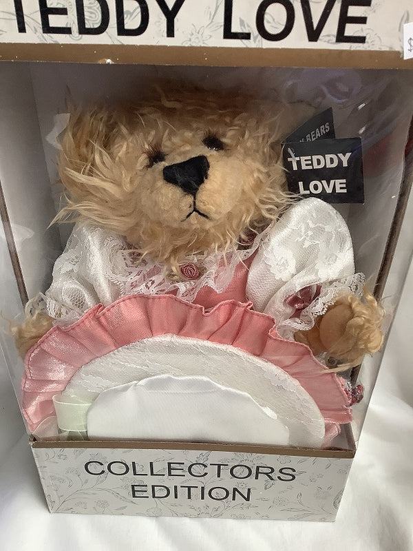 Sally Collectors Edition Bear